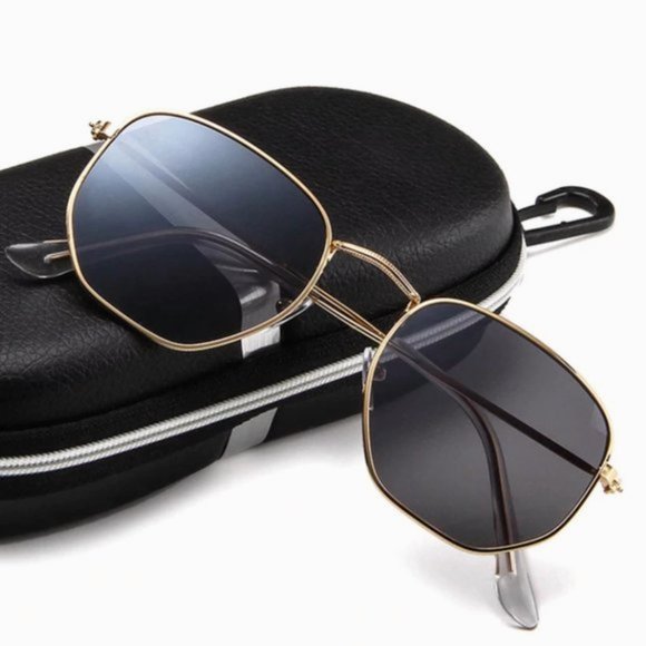 Round Retro Black with Gold Frame Sunglasses - Picture 3 of 4